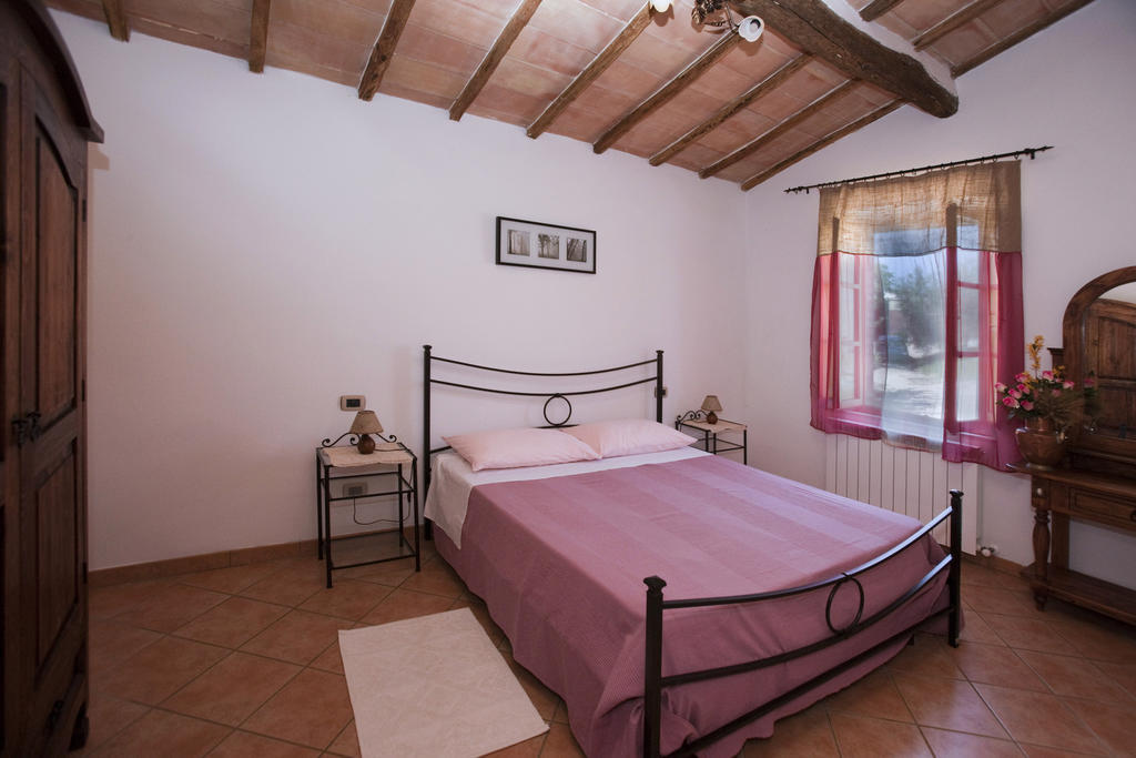 Agriturismo Podere Olivello In Val D'Orcia Montalcino Szoba fotó
